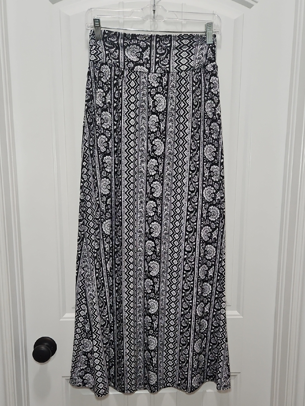Joe B by Joe Benbasset Jersey Knit Maxi Skirt Geometric Floral